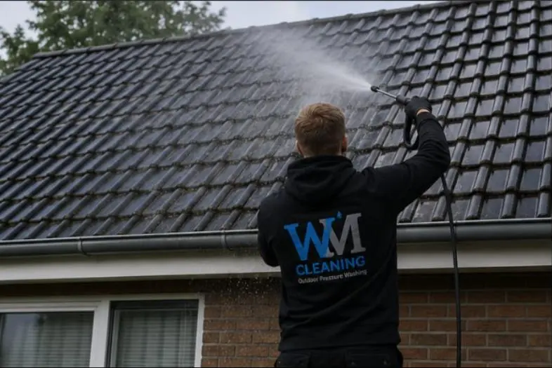 Dakreiniging onder hoge druk door WM-Cleaning